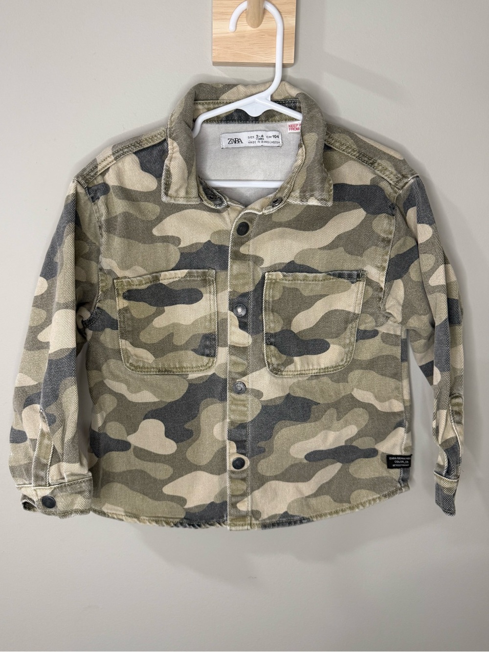 Zara Boys Size 3-4 Camouflage Button-Down Shirt Jacket